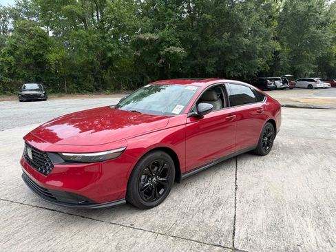 Used 2025 Honda Accord SE image 6