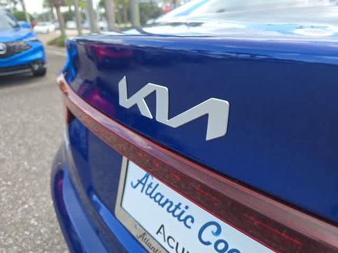 Used 2023 Kia Forte LXS w/ LXS Technology Package FWD image 11