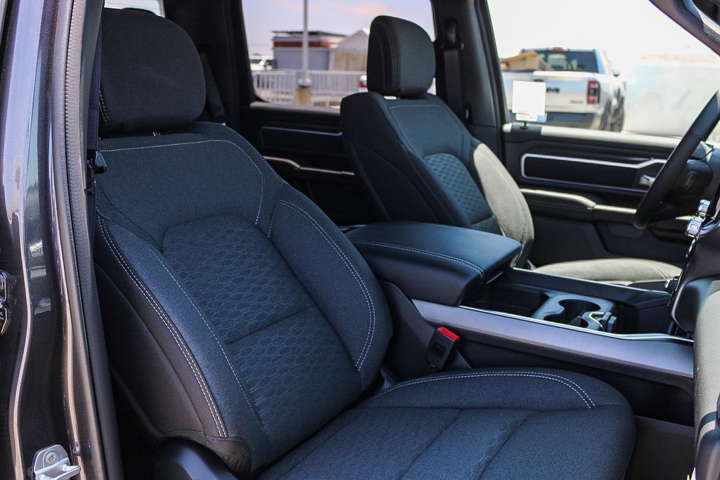 New 2026 RAM 1500 Big Horn AWD/4WD image 17