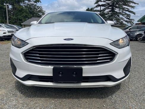 Used 2019 Ford Fusion SE FWD image 3