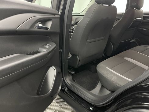 Used 2022 Chevrolet TrailBlazer LT AWD/4WD image 35