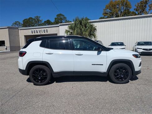 Used 2022 Jeep Compass Altitude image 3