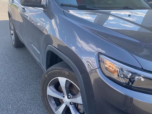 Used 2019 Jeep Cherokee Limited AWD/4WD image 15