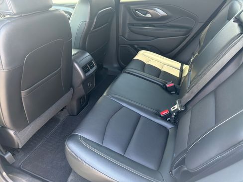 Used 2024 GMC Terrain SLT AWD/4WD image 26