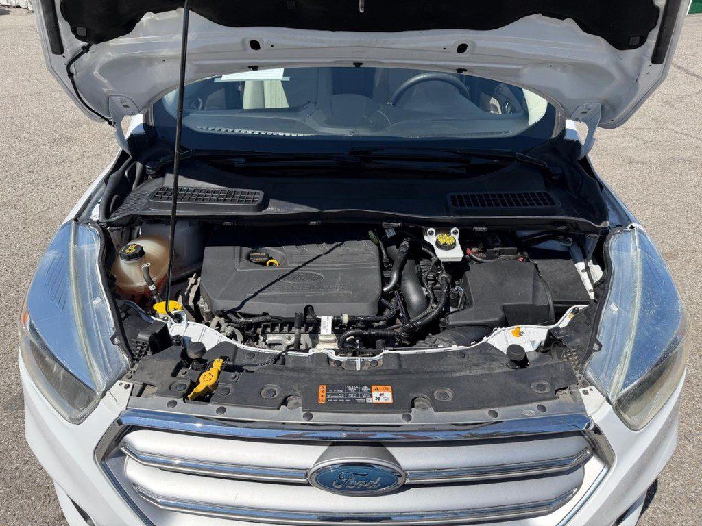 Used 2017 Ford Escape SE AWD/4WD image 42