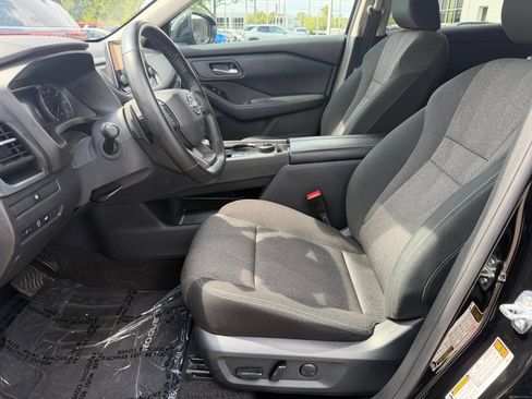 Used 2025 Nissan Rogue SV AWD/4WD image 29