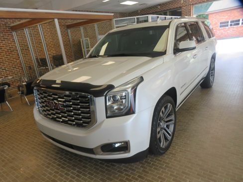 Used 2018 GMC Yukon XL Denali w/ Denali Ultimate Package AWD/4WD image 91