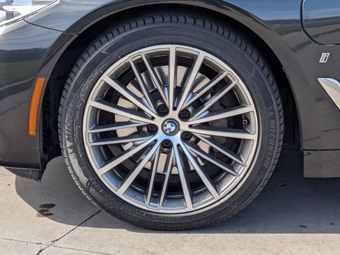 Used 2019 BMW 530e w/ Convenience Package image 10