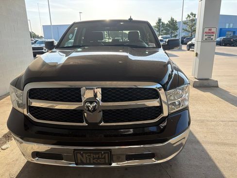 Used 2020 RAM 1500 Classic SLT w/ Luxury Group AWD/4WD image 2