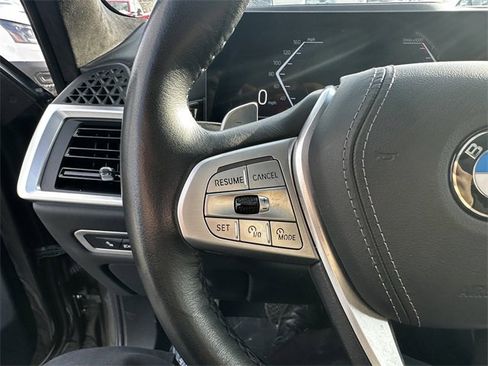 Used 2024 BMW X7 xDrive40i image 29