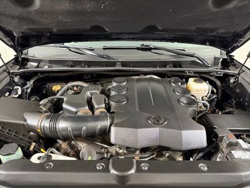 Used 2016 Toyota 4Runner SR5 Premium image 24