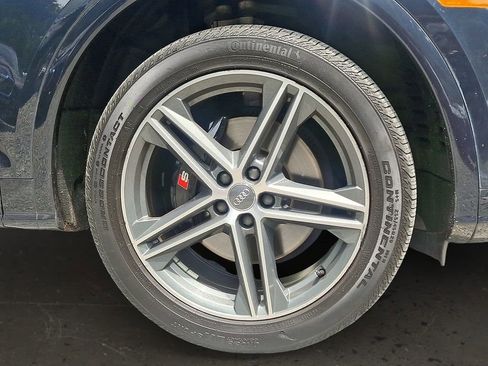Used 2019 Audi SQ5 Premium Plus w/ Premium Plus Package AWD/4WD image 9