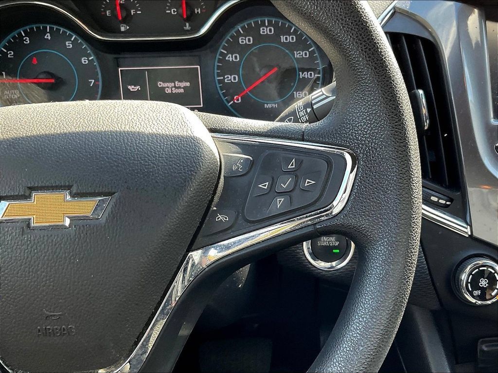 Used 2017 Chevrolet Cruze LT w/ Convenience Package FWD image 12