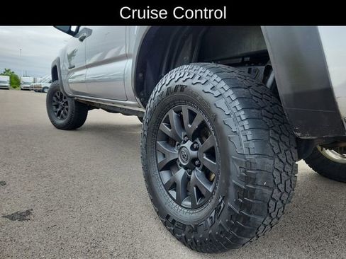 Used 2016 Toyota Tacoma SR5 w/ SR5 Appearance Package (SN) AWD/4WD image 18
