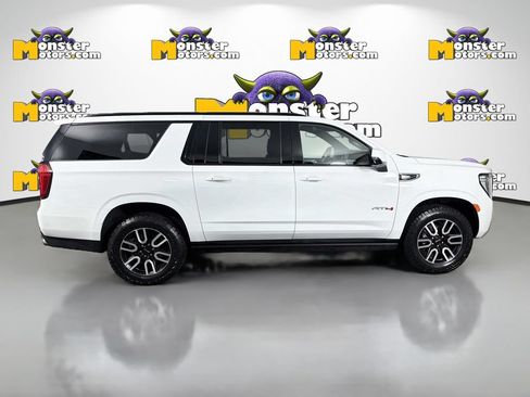 Used 2024 GMC Yukon XL AT4 w/ Technology Package AWD/4WD image 4