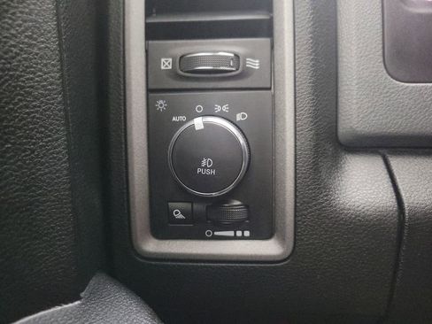 Used 2019 RAM 1500 Express image 29
