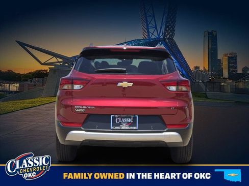 Used 2024 Chevrolet TrailBlazer LT w/ Convenience Package FWD image 6