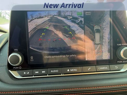 Used 2025 Nissan Rogue SV image 9