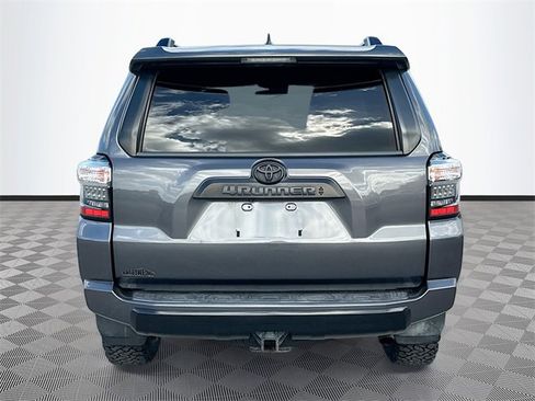 Used 2020 Toyota 4Runner SR5 Premium image 6