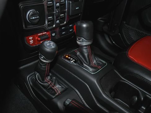Used 2023 Jeep Wrangler Unlimited Rubicon 4xe AWD/4WD image 35