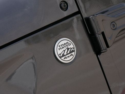 Used 2021 Jeep Wrangler Unlimited Sport AWD/4WD image 39