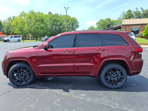 Used 2022 Jeep Grand Cherokee Laredo X AWD/4WD image 18