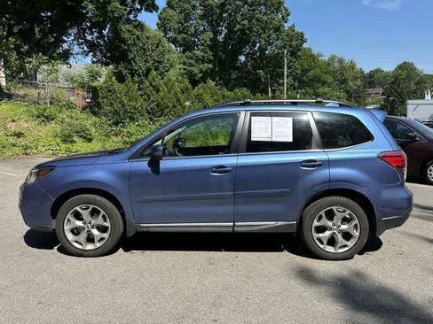 Used 2017 Subaru Forester 2.5i Touring AWD/4WD image 2
