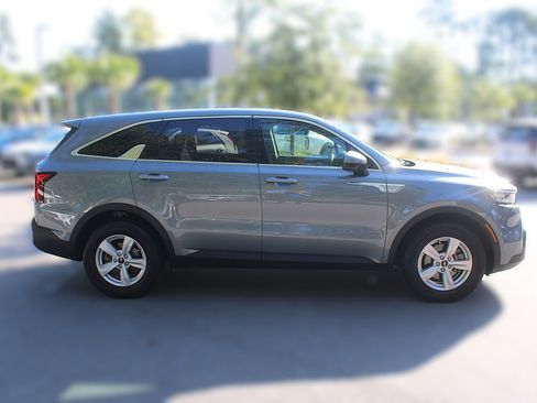 Certified 2023 Kia Sorento LX FWD image 14