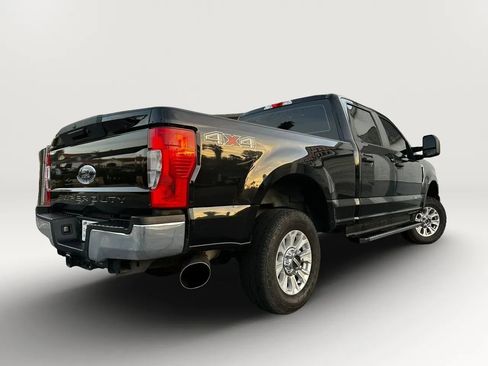 Used 2021 Ford F250 XL w/ STX Appearance Package AWD/4WD image 2