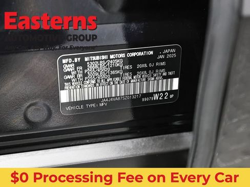 Used 2025 Mitsubishi Outlander SE AWD/4WD image 36