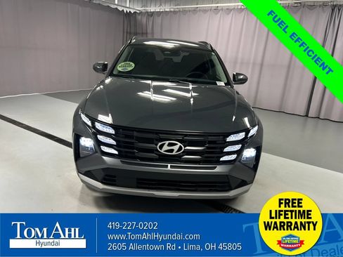 Used 2025 Hyundai Tucson SEL FWD image 2