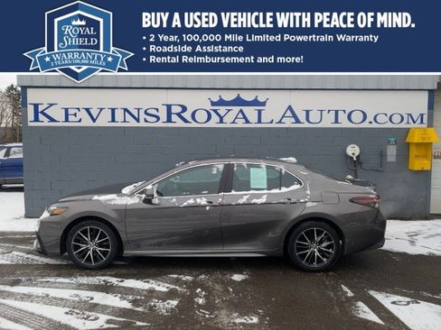 Used 2023 Toyota Camry SE image 1