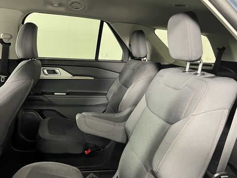 Used 2025 Ford Explorer Active image 14
