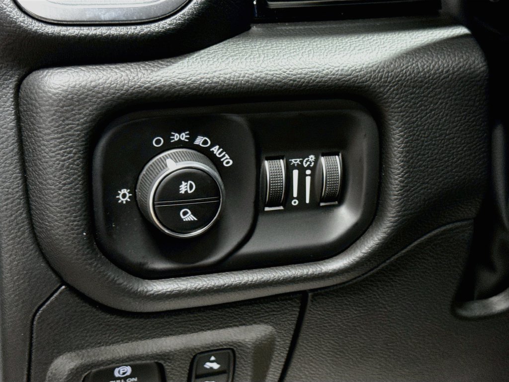 Used 2026 RAM 1500 Laramie AWD/4WD image 10