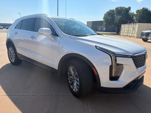 Used 2024 Cadillac XT4 Premium Luxury w/ Technology Package AWD/4WD image 4