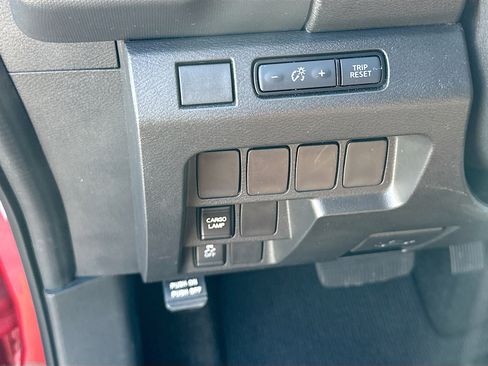 Used 2023 Nissan Frontier SV image 10