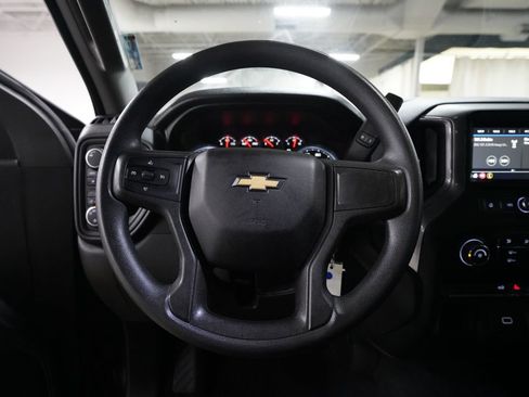 Used 2019 Chevrolet Silverado 1500 Custom w/ Custom Convenience Package image 4