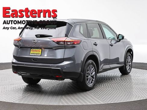 Used 2024 Nissan Rogue S AWD/4WD image 5