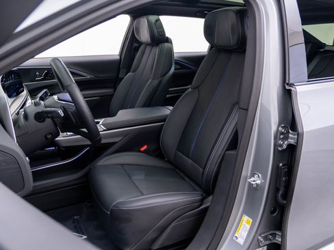 Certified 2025 Cadillac Lyriq Luxury w/ LPO, Floor Liner Package AWD/4WD image 19