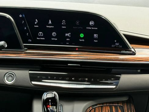 Used 2024 Cadillac Escalade Premium Luxury AWD/4WD image 9