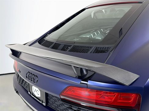 Used 2021 Audi R8 V10 w/ Premium Package RWD image 36