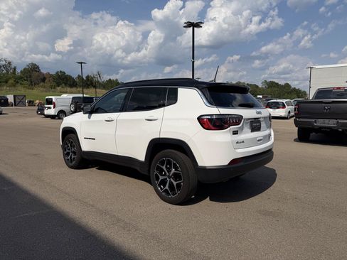 Certified 2025 Jeep Compass Limited AWD/4WD image 4