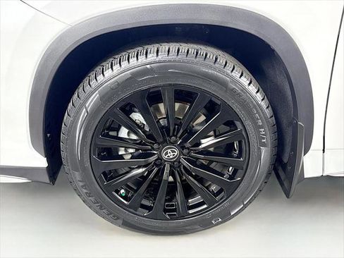 Certified 2024 Toyota Highlander XSE image 48