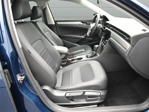 Used 2022 Volkswagen Passat 2.0T SE image 14