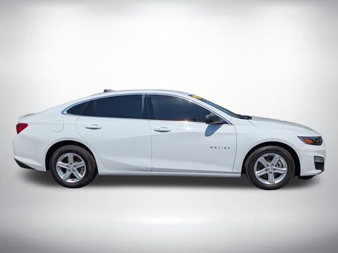 Used 2023 Chevrolet Malibu LS image 3