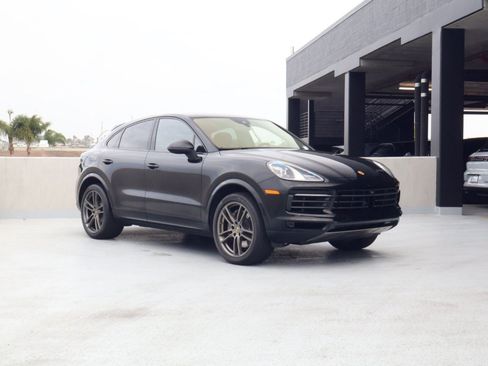 Certified 2023 Porsche Cayenne Platinum Edition AWD/4WD image 7
