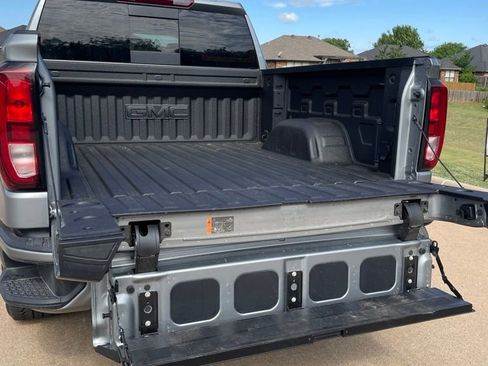 Used 2026 GMC Sierra 1500 Elevation w/ Elevation Premium Package AWD/4WD image 11