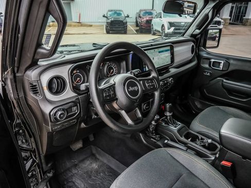 Used 2025 Jeep Wrangler Sport AWD/4WD image 79