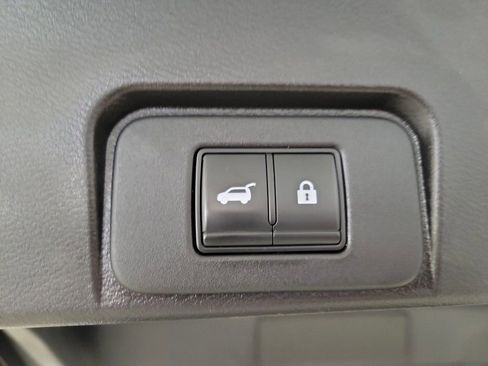 Used 2023 Nissan Rogue SL w/ SL Premium Package image 21