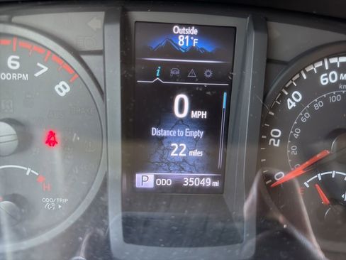 Used 2022 Toyota Tacoma SR w/ SR Convenience Package RWD image 12
